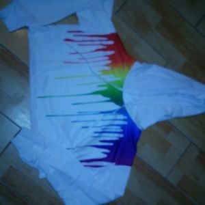 Cropped T-shirt/ Sweatshirt